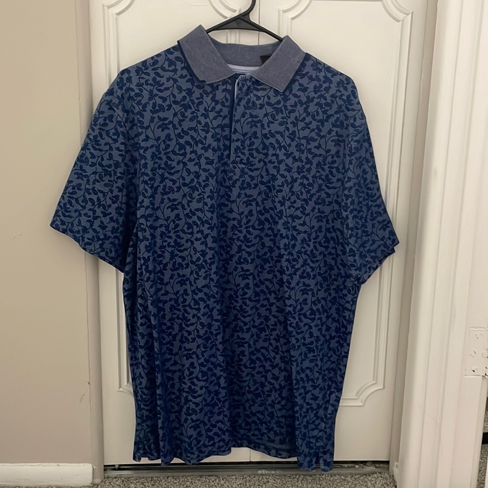 Casual polo shirt.